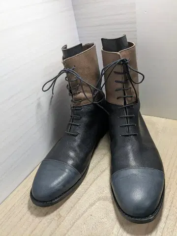 츠모리치사토 가죽 하이컷 레이스업 부츠