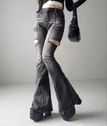 me+em select 컷 아웃 빈티지 스트레치 플레어 데님