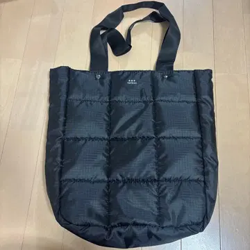 블랙 퀼팅 토트백