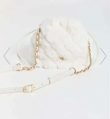 [미사용 새상품] NOELA 버킷 퍼 백 2way 백 화이트