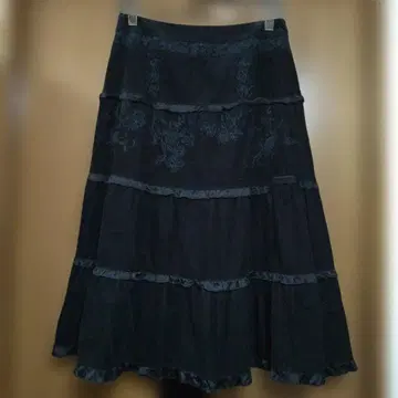 로라 애슐리 자수 블랙 롱 스커트