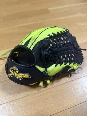 슬러거 블랙/옐로우 그린 그로브 토리타니 모델