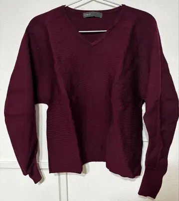 NOBLE 리브 V넥 풀오버 (와인 레드)