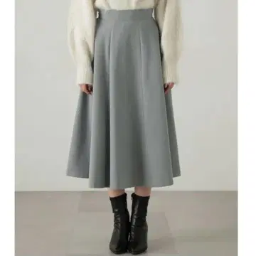 PROPORTION BODY DRESSING 소프트 터치 플레어 스커트