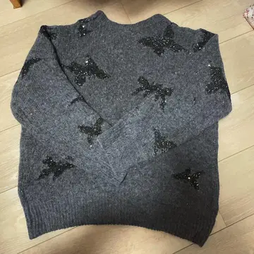 반짝반짝 니트 나비 패턴 미사용 새상품 m 사이즈