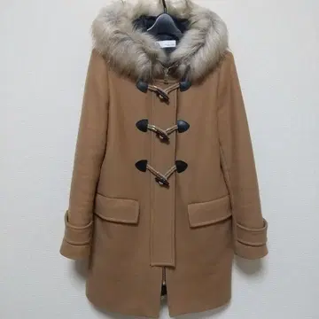 ZARA 퍼 달린 더플 코트