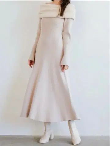 COCODEAL 페더 오프숄더 A라인 니트 원피스