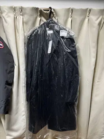 UNITED TOKYO SUPER 140S 초발수 체스터 코트 블랙