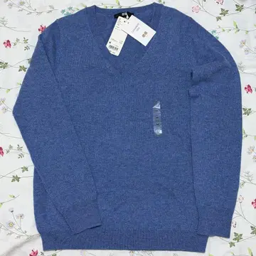 미사용 UNIQLO 유니클로 캐시미어 100% V넥 스웨터
