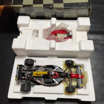 엑소토 1/18 페라리 641/2