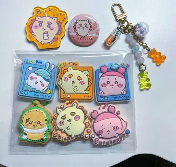 치이카와(먼작귀) 굿즈 주렁주렁 키링에도 쿠라스시 배지 참 외