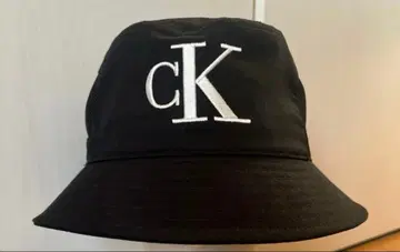 Calvin Klein Jeans 버킷햇