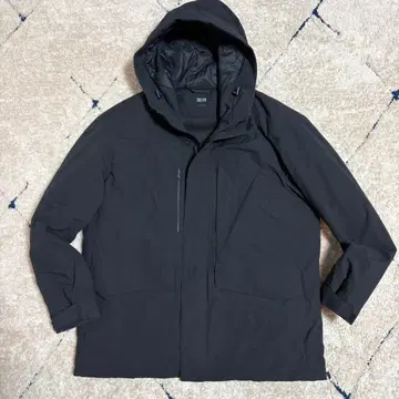 유니클로 하이브리드 다운 후드티 블랙 L