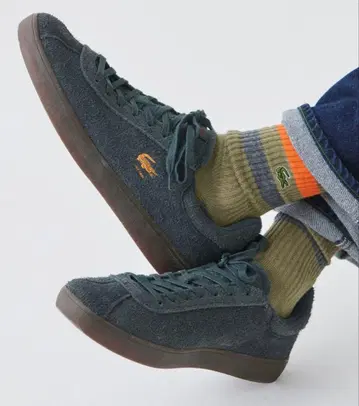 LACOSTE 스웨이드 스니커즈 사이즈 25.5cm