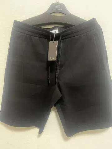 새상품 AIX 블랙 숏팬츠