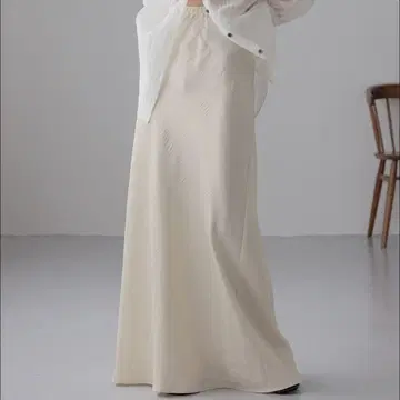 스트레치 새틴 스커트