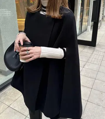 KOBE LETTUCE - 고베 레터스 블랙 판초 케이프 코트