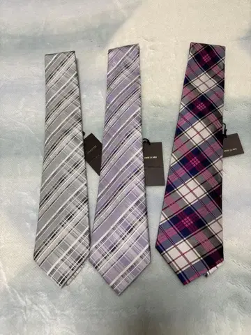 꼼사맨 넥타이 3개 세트 (미사용)