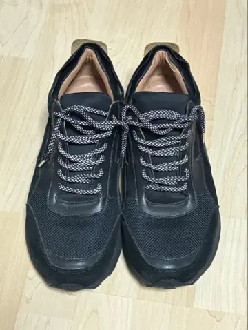 유나이티드 도쿄 다트선 스니커즈 사이즈 2 블랙 상자 없음