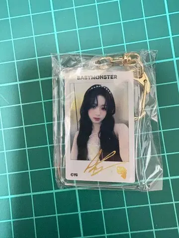 BABYMONSTER 캡슐 토이 폴라로이드 키링 아현