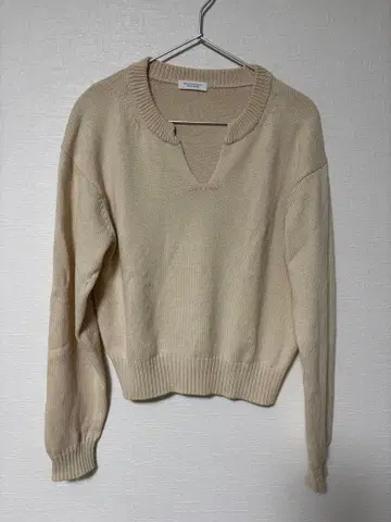 BEAUTY&YOUTH 베이지 V넥 니트