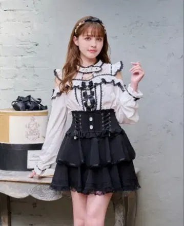 LIZLISA 3개 리본 프론트 초커 블라우스