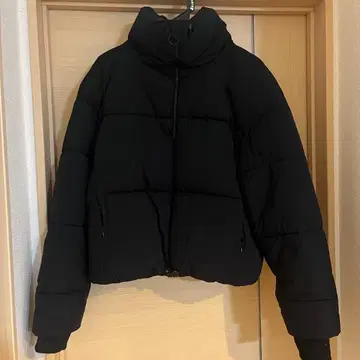 ZARA 블랙 숏 기장 다운 자켓