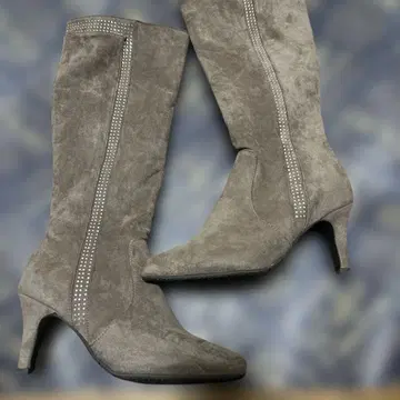 그레이지 컬러 스웨이드 롱 부츠 (비쥬 포함)