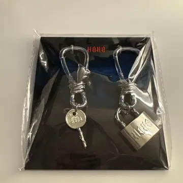 HANA BAD LOVE 카라비너