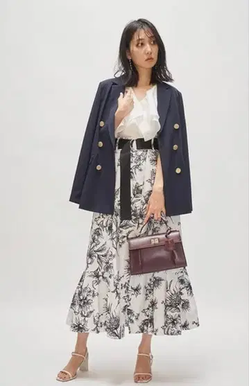 SNIDEL 벨티드 턱 스커트