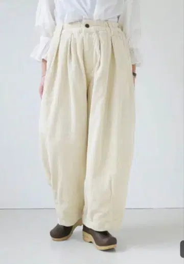 HARVESTY 서커스 팬츠 플리스 화이트