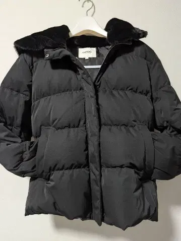 OZOC 블랙 다운 자켓 인조 모피 포함