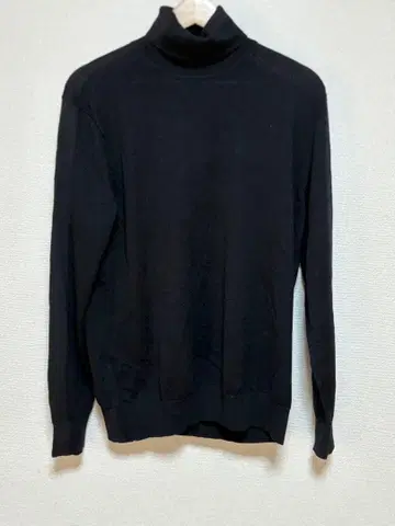 유니클로 메리노 터틀넥 스웨터