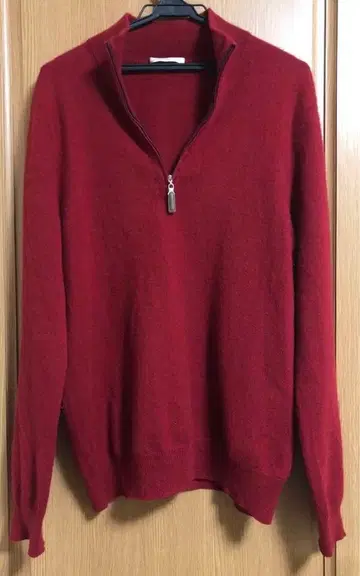 유니클로 캐시미어 100% 하프 지퍼 니트 빨간색 L 사이즈