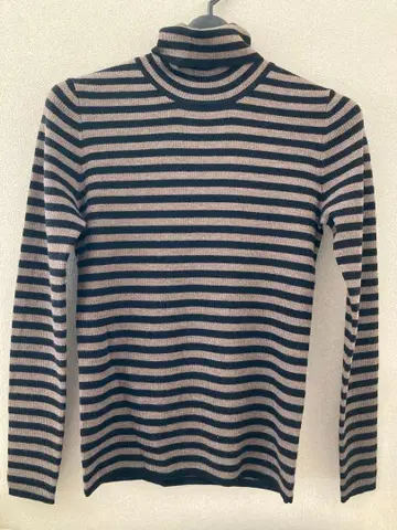 unaca 아나카 터틀넥 스웨터 보더 블랙x브라운 38 M 사이즈 상당