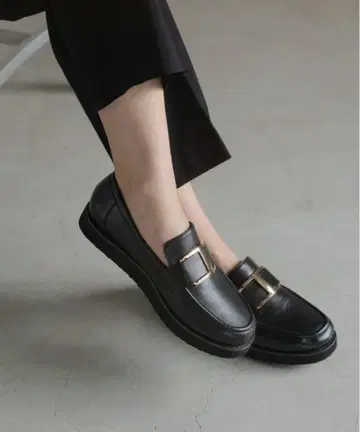 GLOBAL WORK 블랙 에어카루 통굽 로퍼