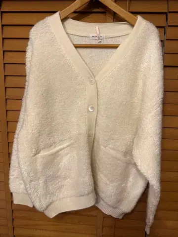 BLUELEA 아이보리 버튼 가디건