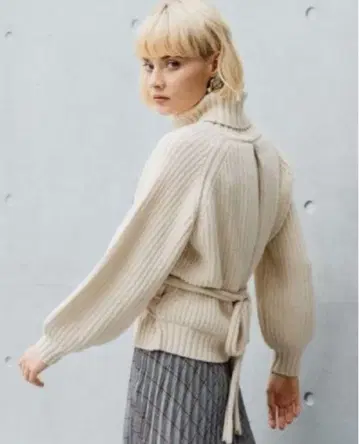 AMERI BACK TUCK KNIT