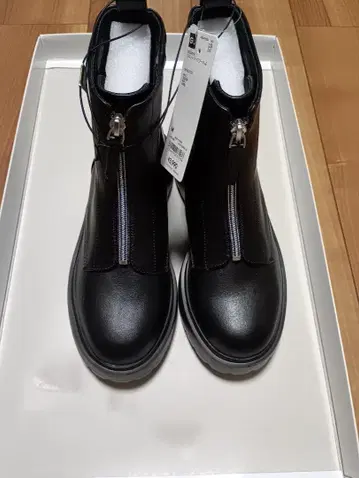 GU 블랙 프로덕트 플랫 부츠 M 사이즈