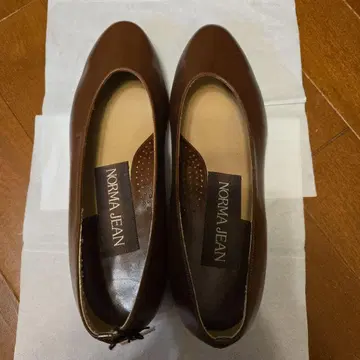 NORMA JEAN 펌프스