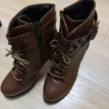 레이스업 숏부츠 스터드 힐 브라운 M 한국 스타일 y2k