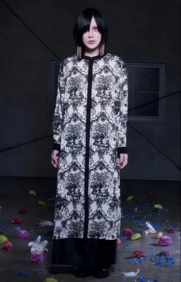 아리무라 류타로 the closet 'hide and seek' 원피스