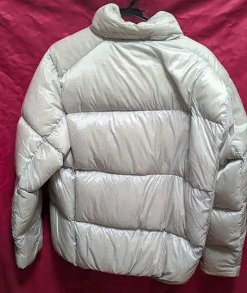 유니클로 울트라 라이트 다운 자켓 볼륨 실버