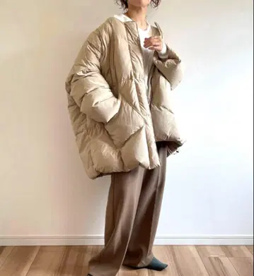 새상품 wee9s 위크스 퍼펙트 실루엣 다운 자켓 베이지