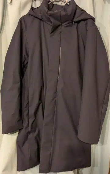 유니클로 하이브리드 다운 아우터 후드 부착 자켓