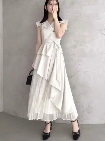 dazzlin 아지메 플리츠 트렌치 원피스