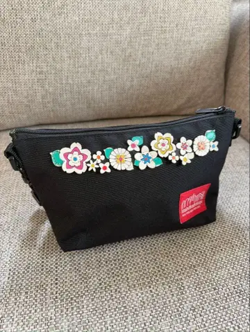 Chesty 맨해튼 포티지 꽃무늬 자수 숄더백 블랙