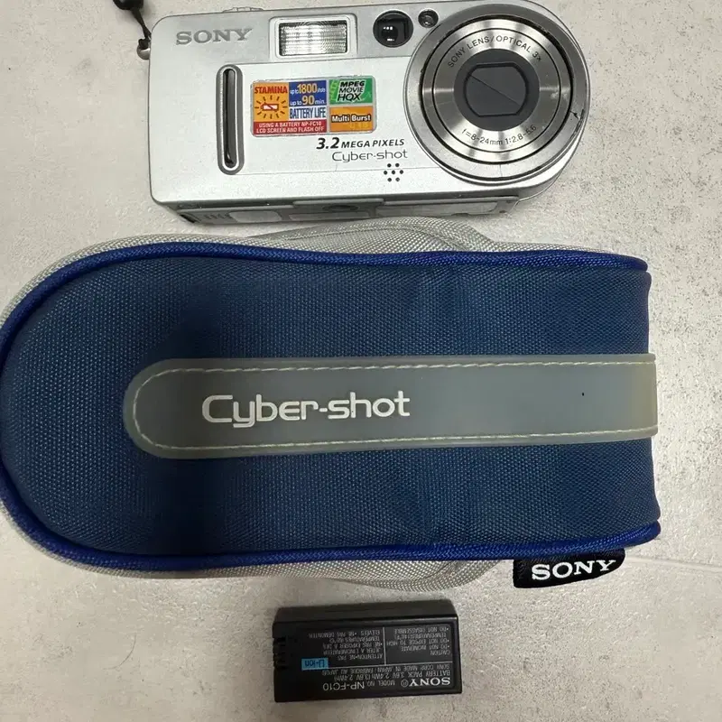소니 Cyber-shot DSC-P7 디지털 카메라