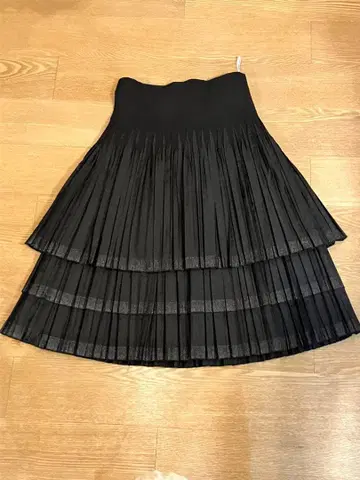 [ 새상품급 ] 하나에모리 블랙 플리츠 스커트 사이즈 38