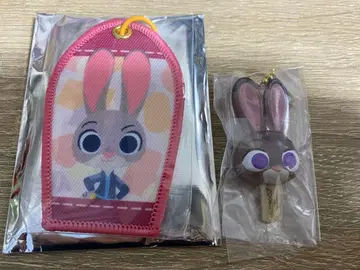 주토피아 주디 아이스캔디 참 & 플라이트 택 키링